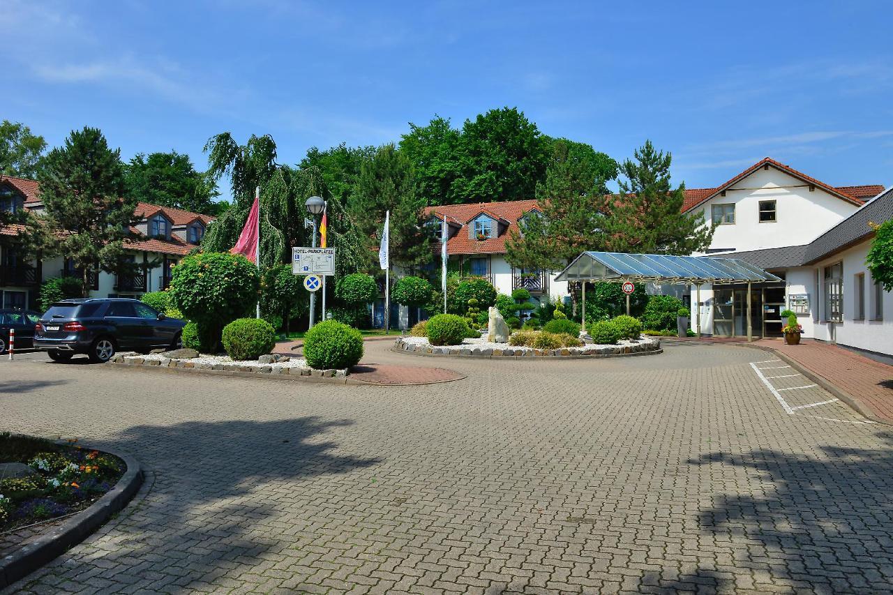 Landhotel Schnuck Шнефердінген Екстер'єр фото